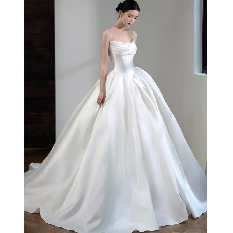 Легкое свадебное платье из французского атласа-топика 2026 new bride, высококачественная текстура, стиль высокой четкости, простое и тонкое, из основной пряжи