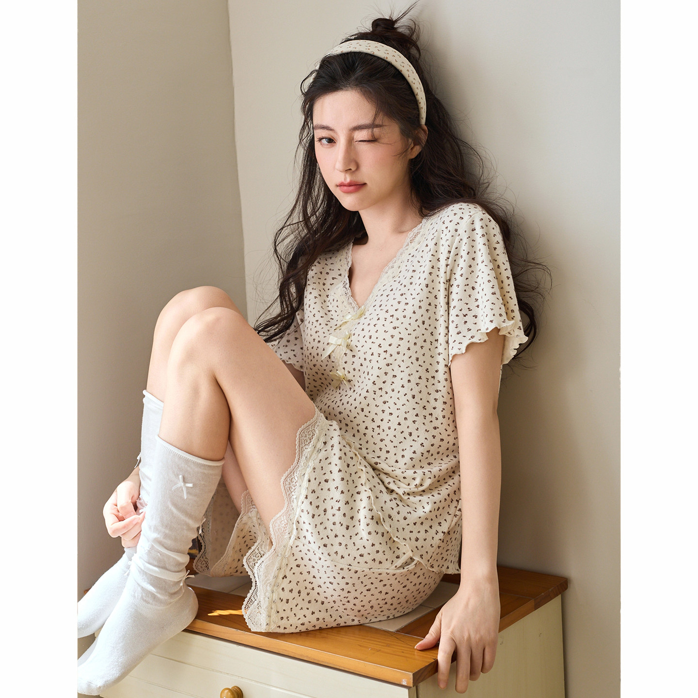 Пижама Mojiao "French retro floral" с накладками на груди, женская летняя пижама с короткими рукавами из мягкого воскового модала с V-образным вырезом, домашняя одежда