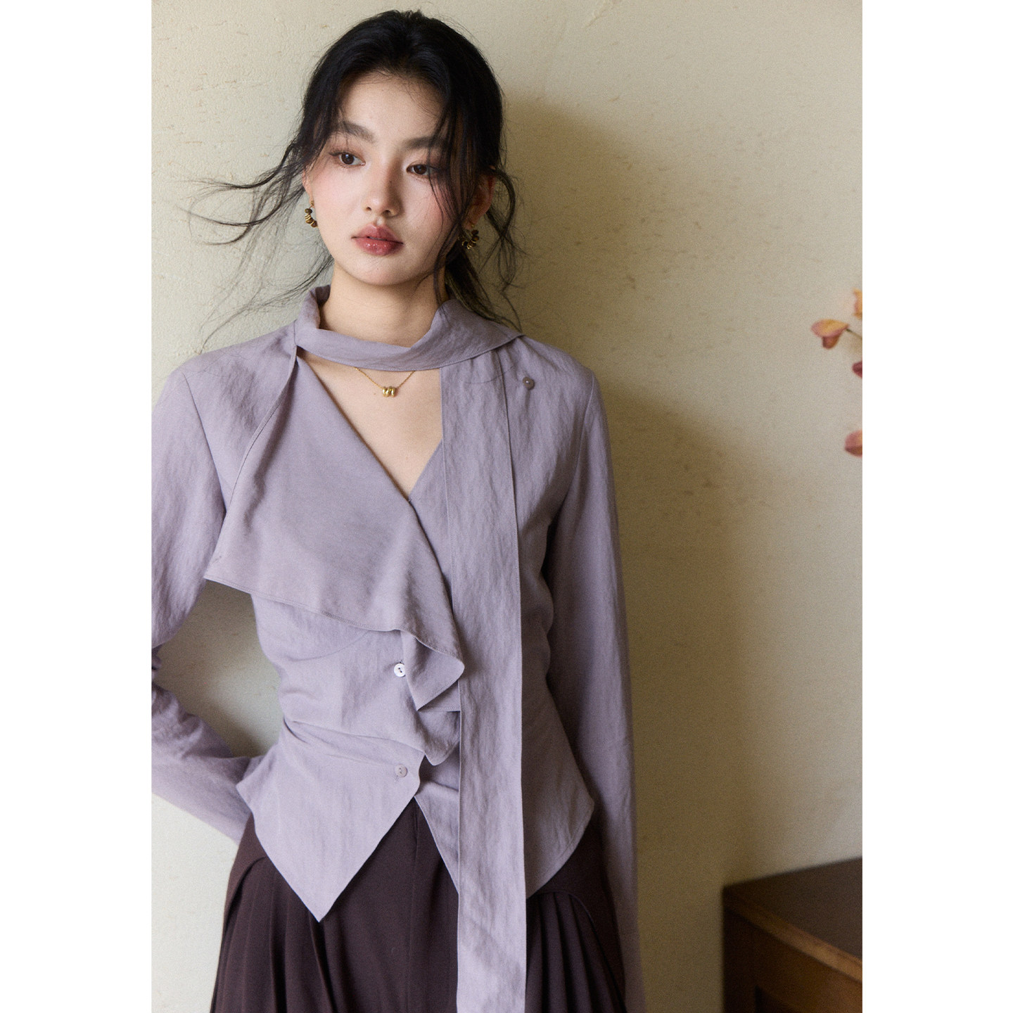 Eryang Design's "Smoke Lotus" Elegant Commuter Shirt with Diagonal Pleats and Irregular Hem