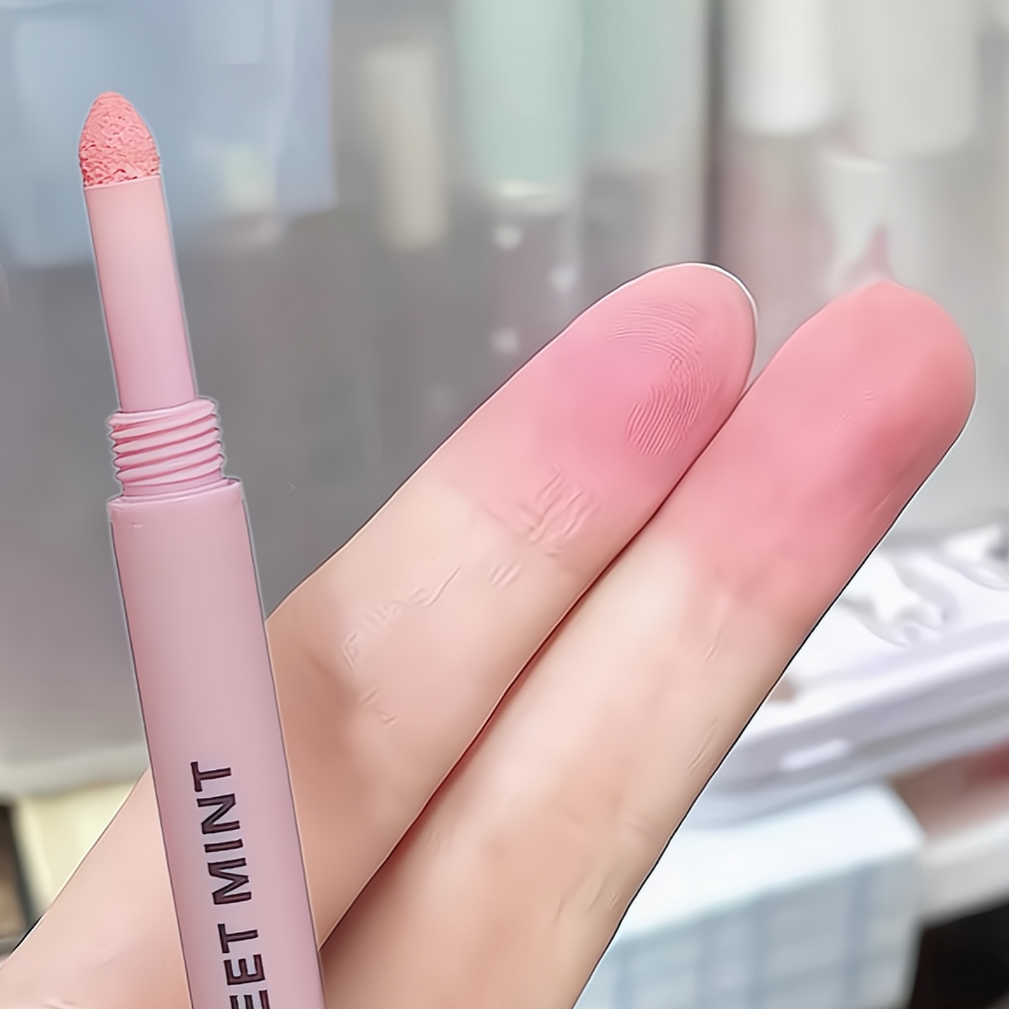 Оно слишком нежное!Уменьшающий возраст метод нанесения теней для век silkworm pen pink, осветляющий и восстанавливающий тени для век two-in-one для век nude color beginner