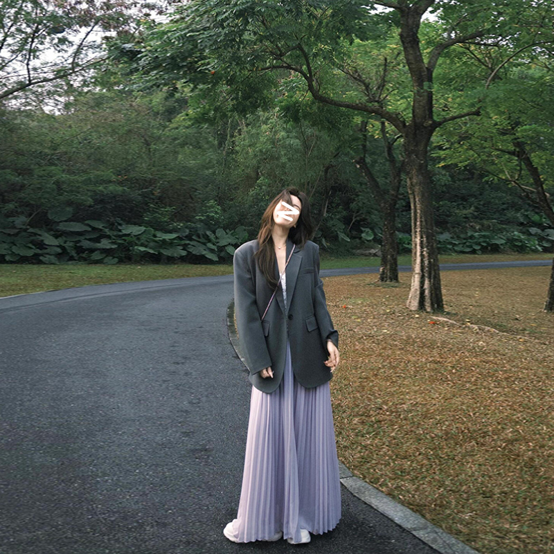 Серый маленький пиджак для костюма, женский короткий костюм ранней весны и осени в корейском стиле, маленький высококачественный свободный повседневный костюм с открытыми плечами