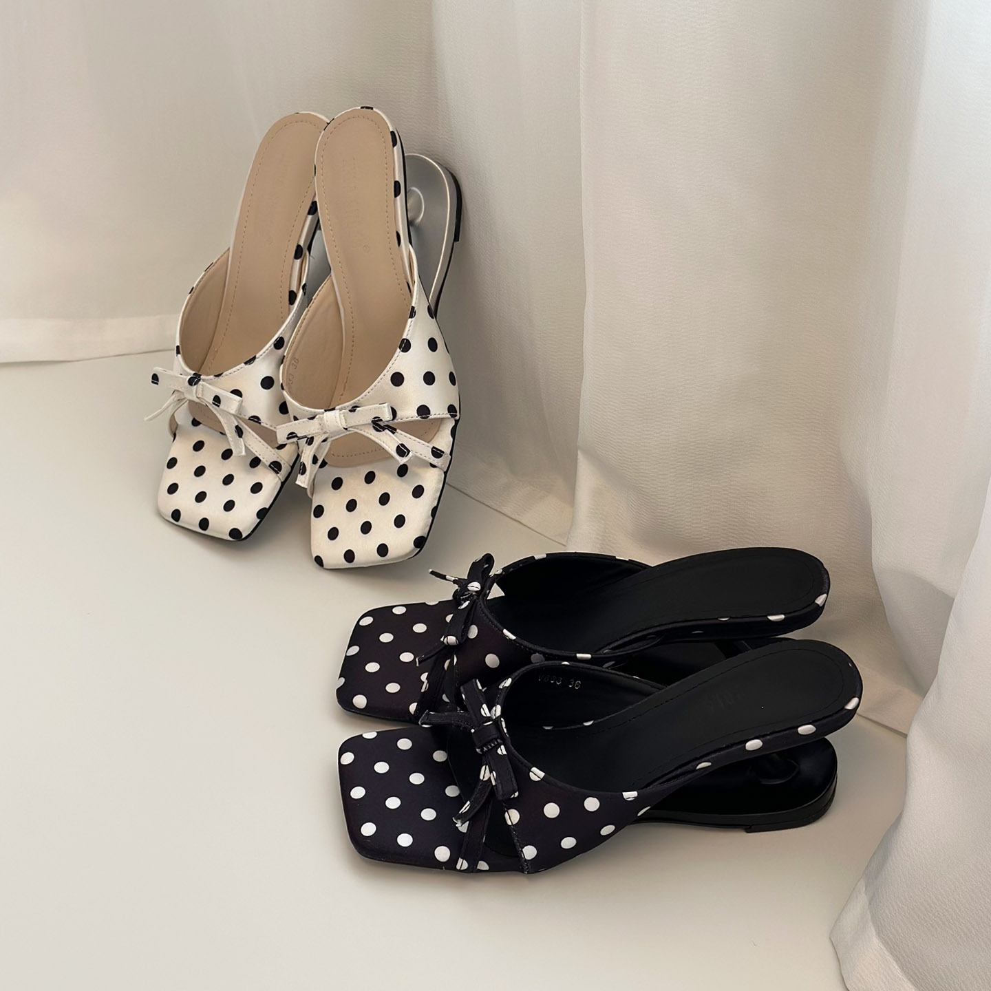 French-style polka dot bow flip-flops for women, 2026 new summer style, height-increasing, unique heel, versatile sandals.