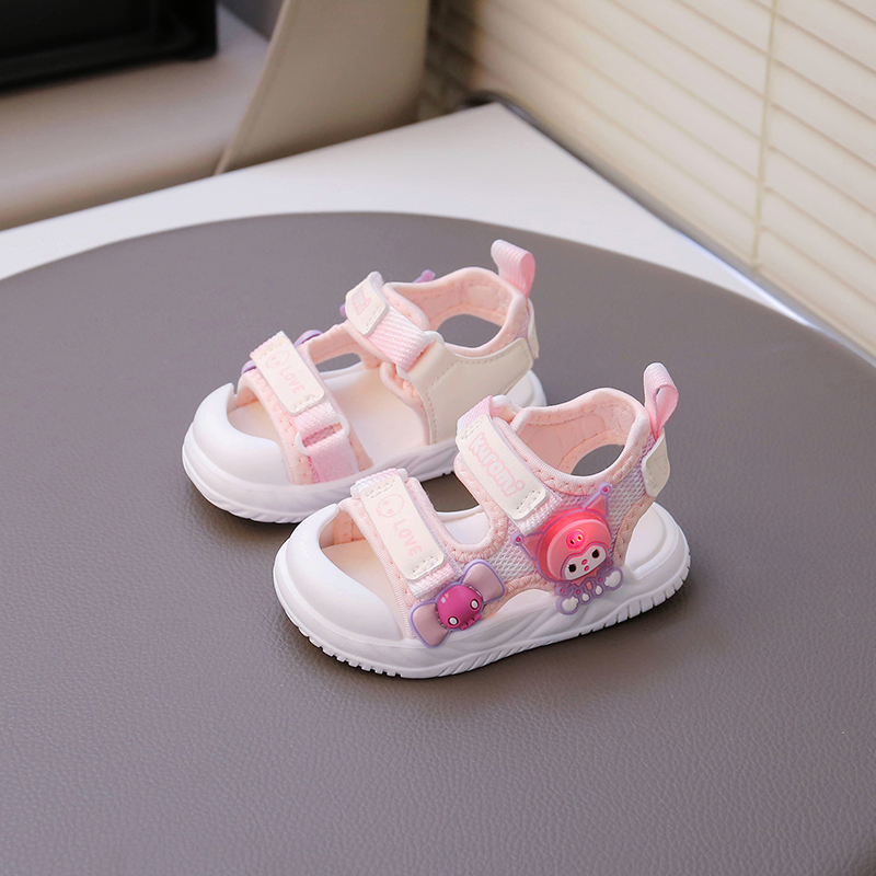 Сандалии Baotou для девочек, новинка 2025 года, летняя детская обувь на мягкой подошве, женская обувь treasure shoes, пляжная обувь Kulomi lighting trend