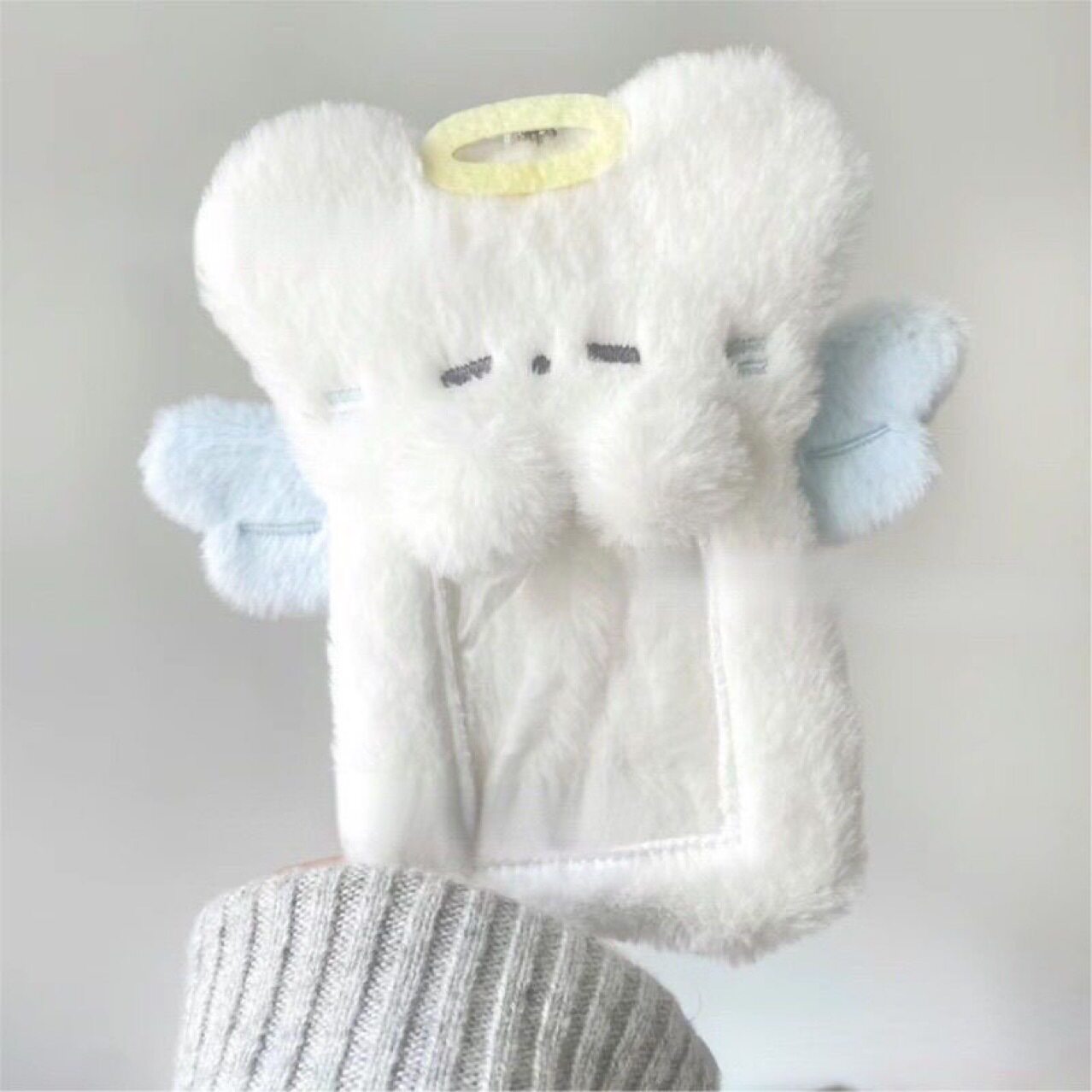 Cute cartoon plush card holder, angel-themed meal card, bus card, idol photo protector, display pendant.
