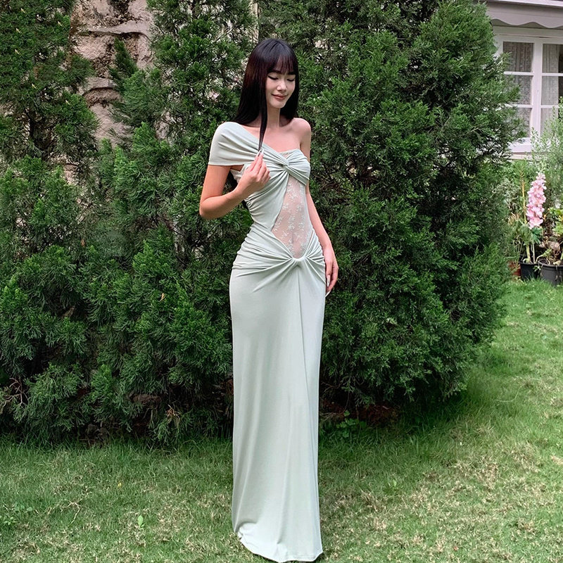 VENUIE pea green evening gown, perfect for beach vacation photos, French style long dress for women in Sanya.