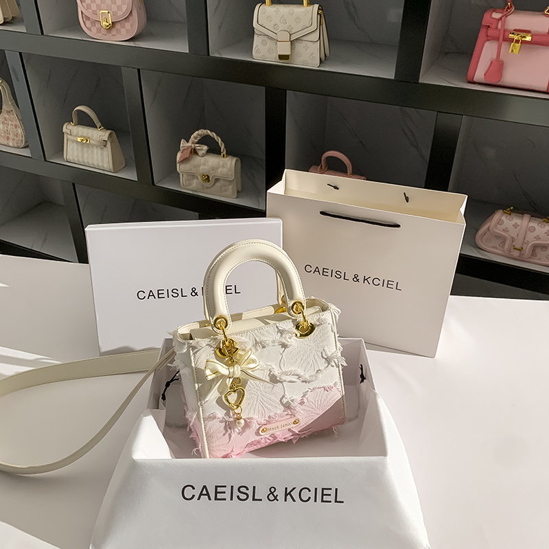 Женская сумка CAEISL&KCIEL, нишевая градиентная сумка Dai Fei с кисточками, новинка 2025 года, высококачественная портативная сумка-мессенджер