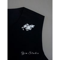 YimStudio sparkling zircon ice crystal plum blossom brooch for women high-end fashion exquisite commuting versatile suit accessories