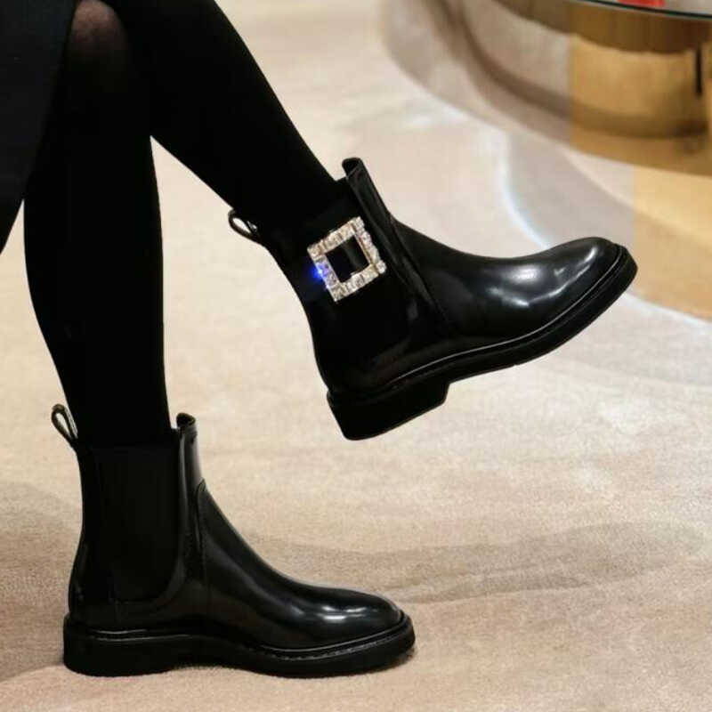 Короткие ботинки Martin из овчины ~ Zhao Lusi с такими же стразами и квадратной пряжкой, женские ботинки 