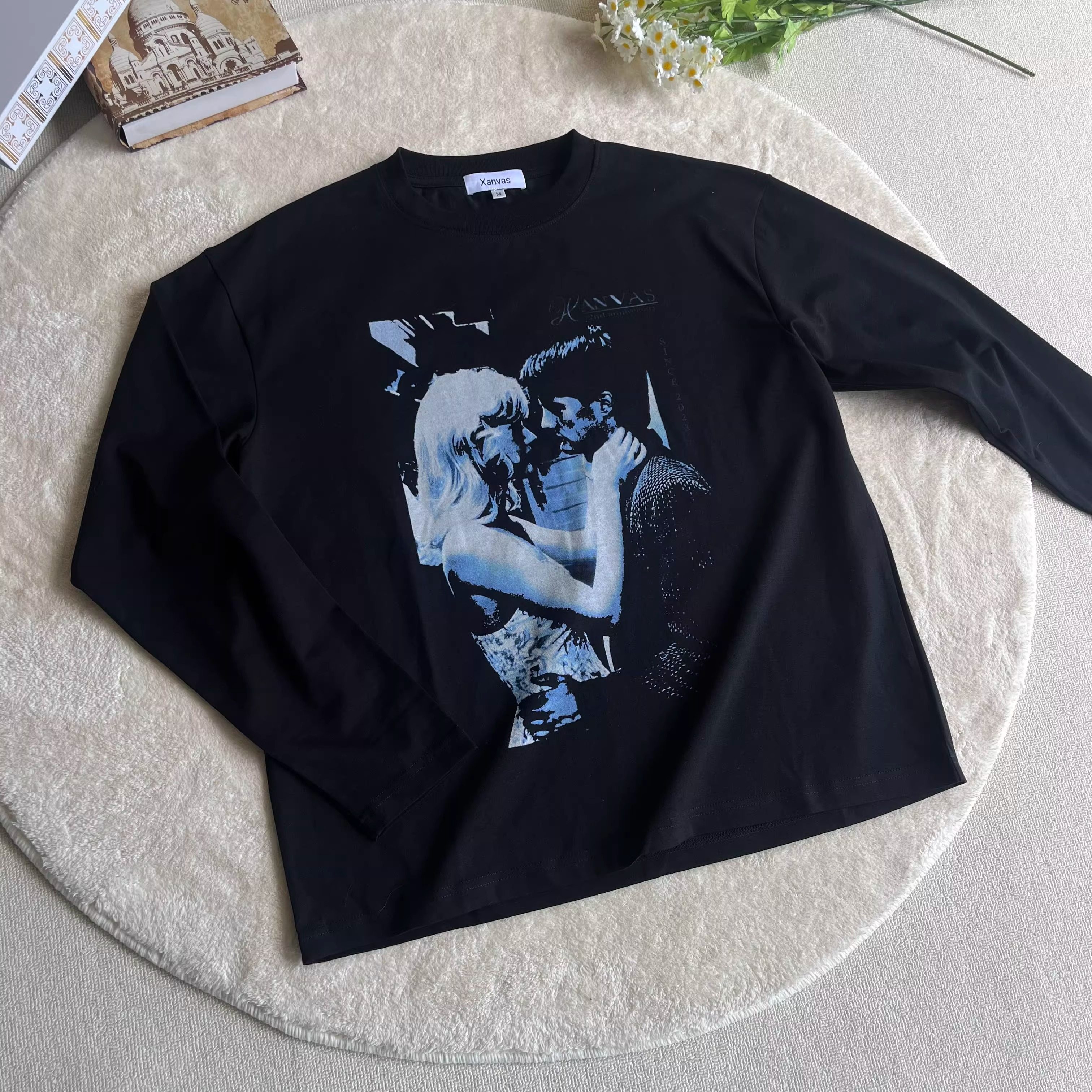 Лимитированная футболка с цифровым принтом Solona с длинными рукавами Xanvas "Blue Velvet" Blues Kiss, посвященная двухлетнему юбилею компании.