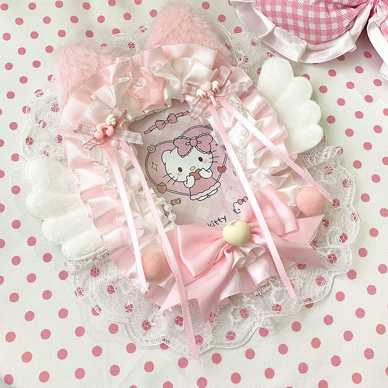 Finished product: a stylish 3-inch instant card holder that can be hung on a backpack; plush lace detailing.