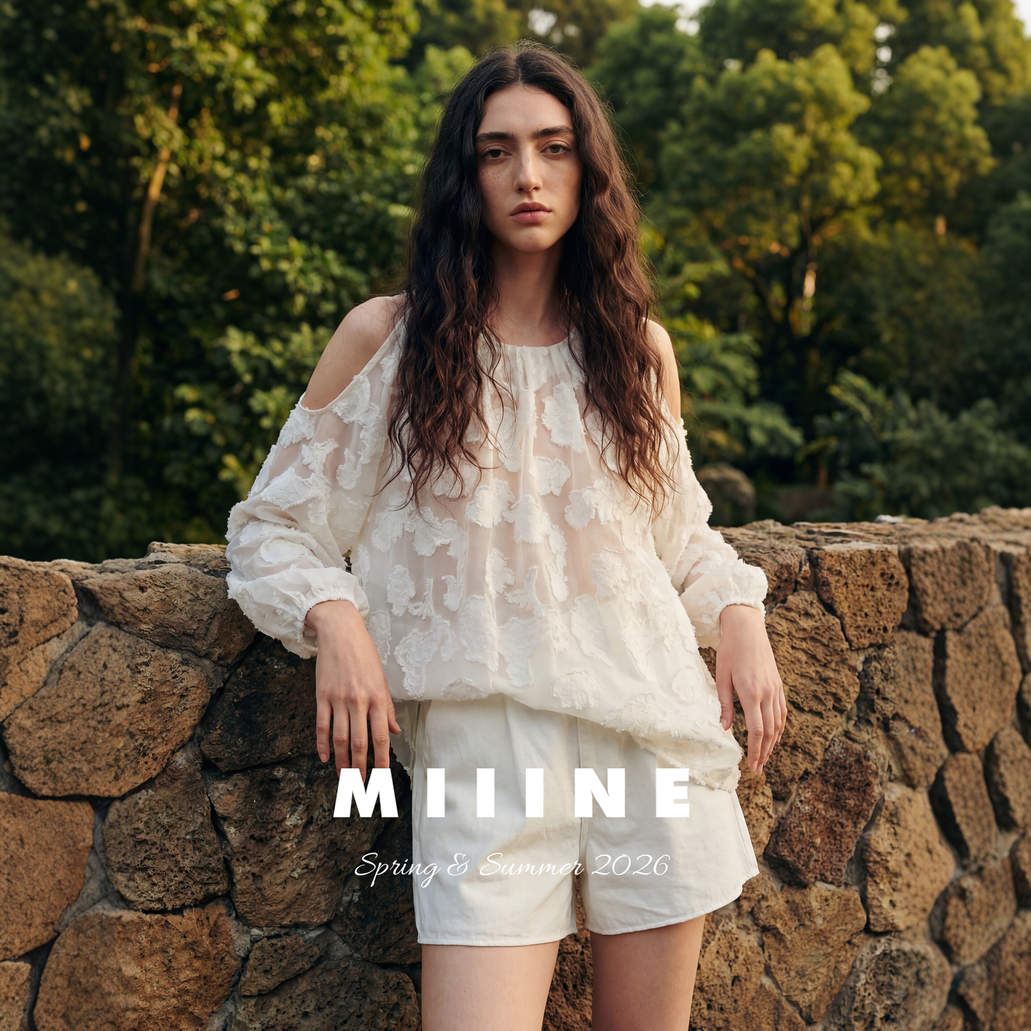 Тонкая кружевная футболка с длинными рукавами и кисточками MIIINE, женская шифоновая рубашка с открытыми плечами и цветочной отделкой