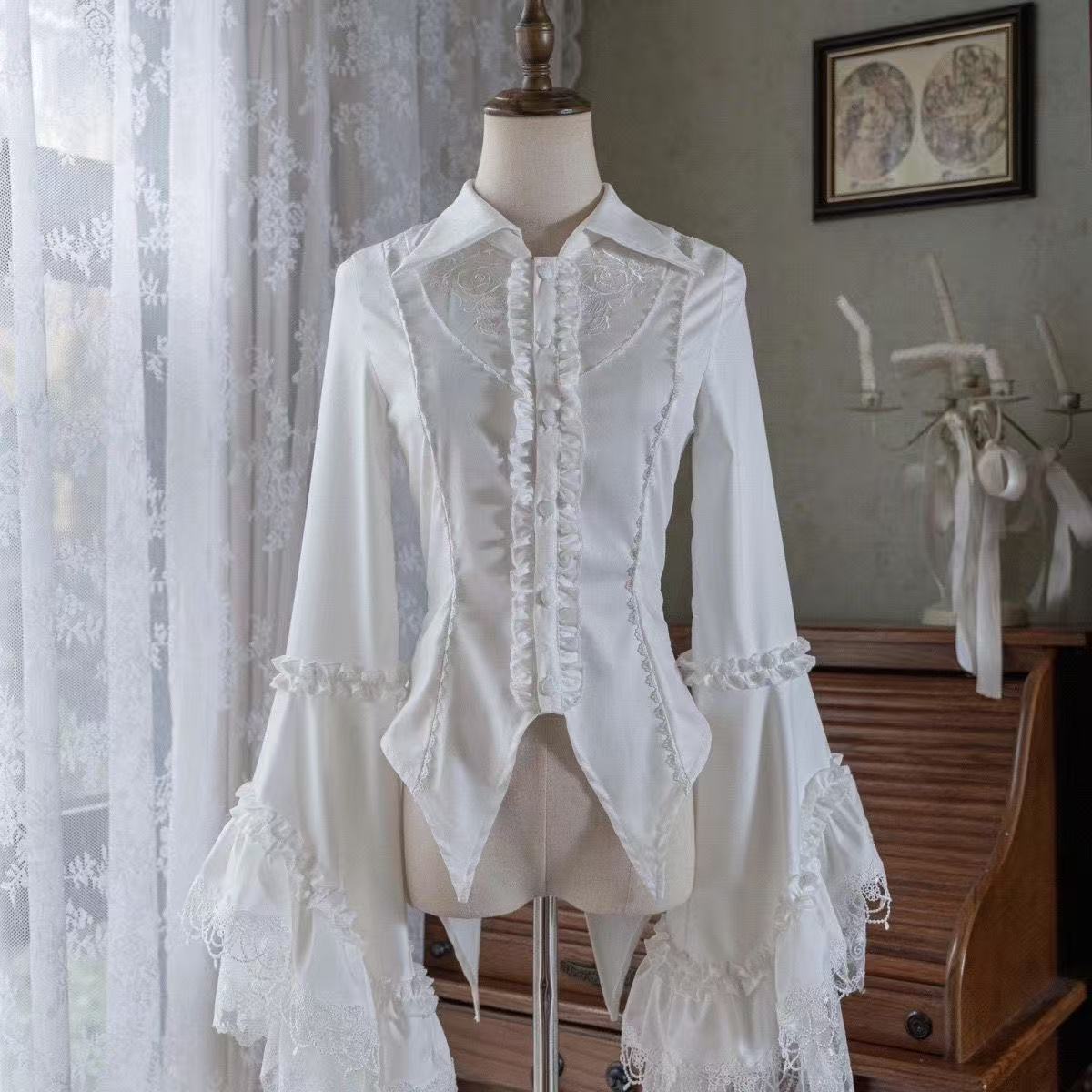 Lolita Gothic Retro White Lace Long-Sleeved Flared Shirt with Princess Style Top as an Inner Layer