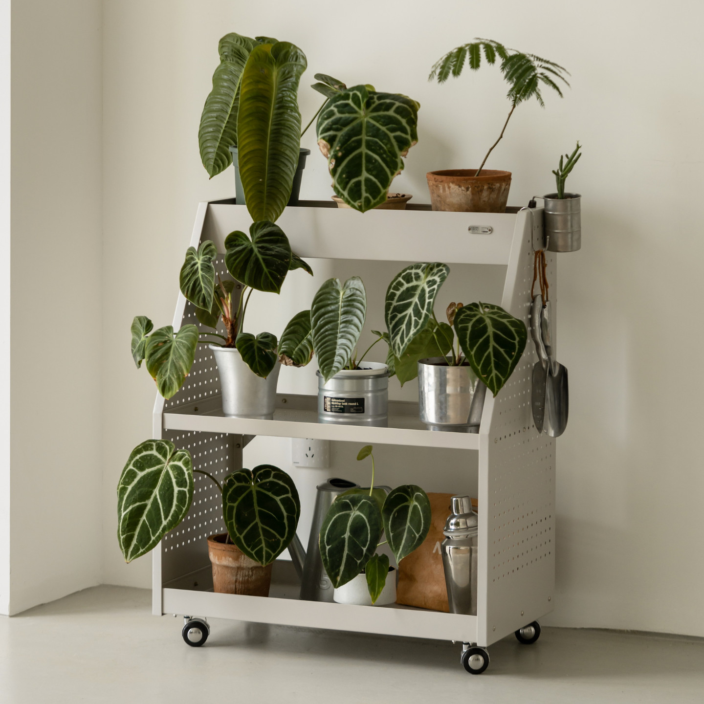 Передвижная подставка для цветов Zhijue home furniture, тележка из кованого железа, подставка для растений с отверстиями, многослойная тележка для растений, стеллаж для хранения горячих растений