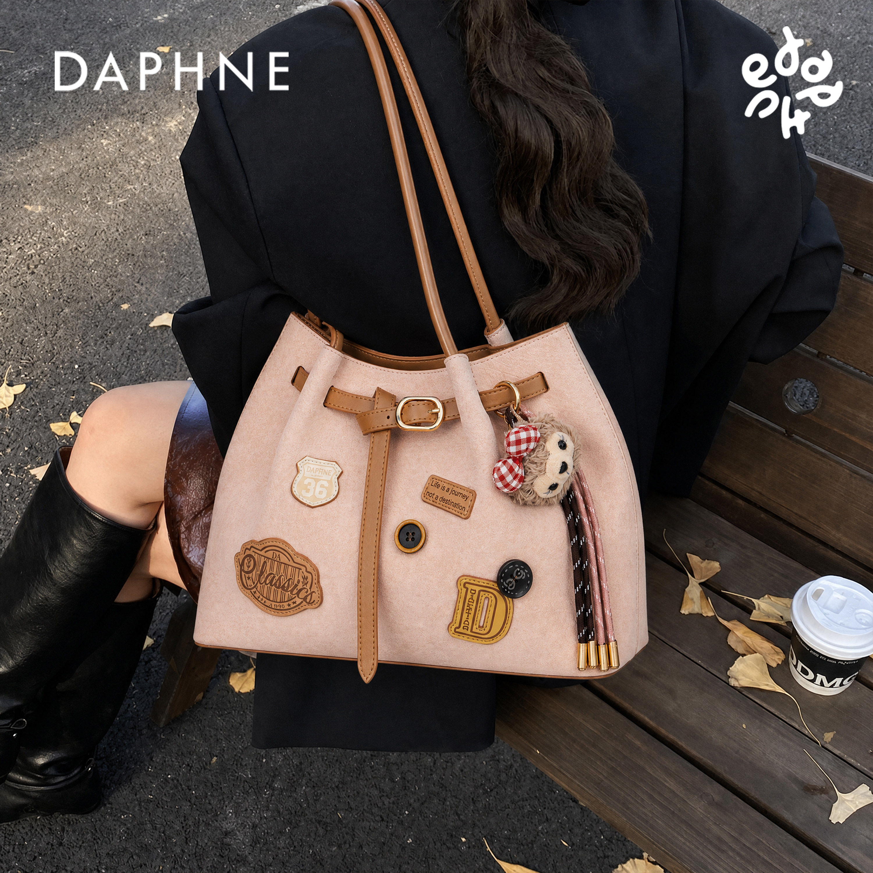 Сумка-тоут Daphne/Daphne badge tote подмышечная сумка 2026 новая сумка через плечо универсальная женская сумка для поездок на работу большой емкости