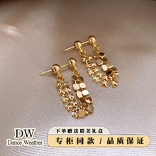 Outlets Women's Accessories: Outlet Discount Store Withdrawals, Clearance, and Picking up Leaks in 18K Gold, Outlets with Fringe Earrings