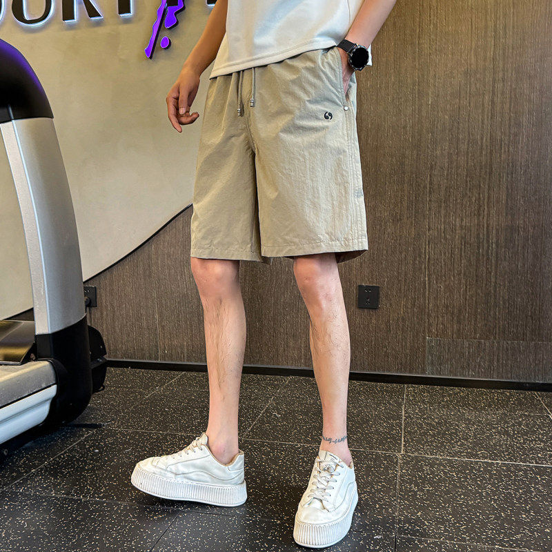 High street sports American style shorts for men in summer, thin style, light luxury pants, rugged and handsome straight leg, loose and casual five quarter pants trend