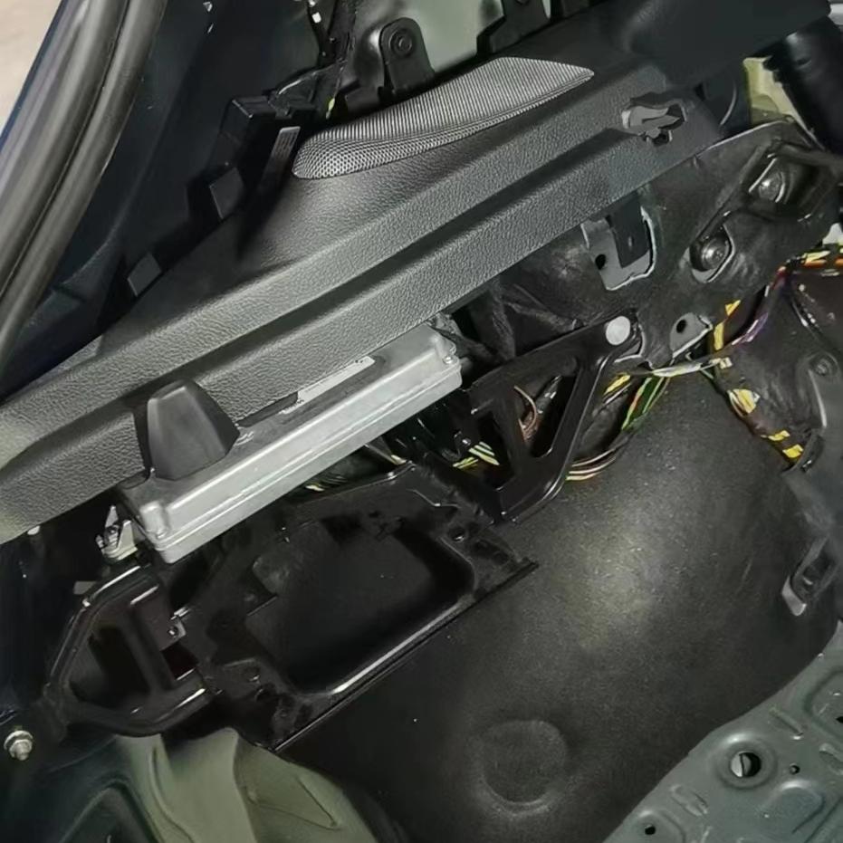 Модификация с сетчатым покрытием твитера BMW 1 hatchback f20 без потерь звука