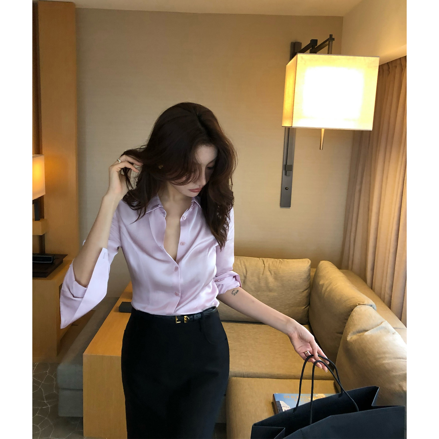 【ALONE SAVOR】Longxier presents an elegant solid color women's shirt made of pure silk acetate rayon, D774