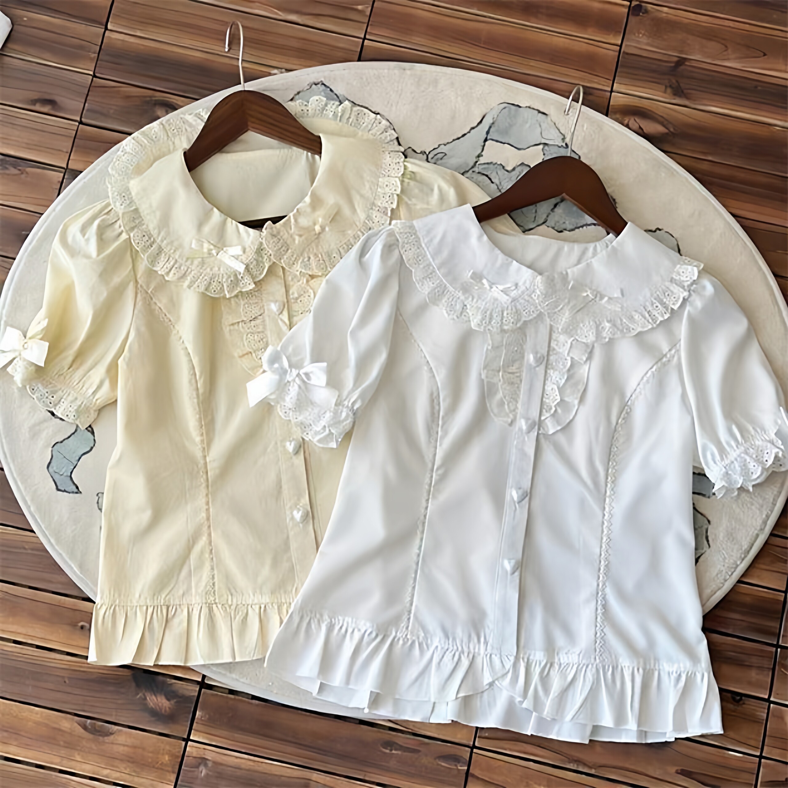 Cute short-sleeved Lolita-style inner shirt for women, summer style, Peter Pan collar, Lolita puff sleeve white shirt top, new style.
