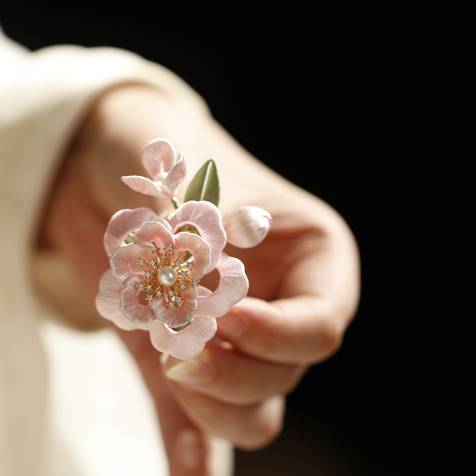 Pink camellia flower brooch, a sophisticated and elegant accessory for women, featuring a unique design and delicate cheongsam style.