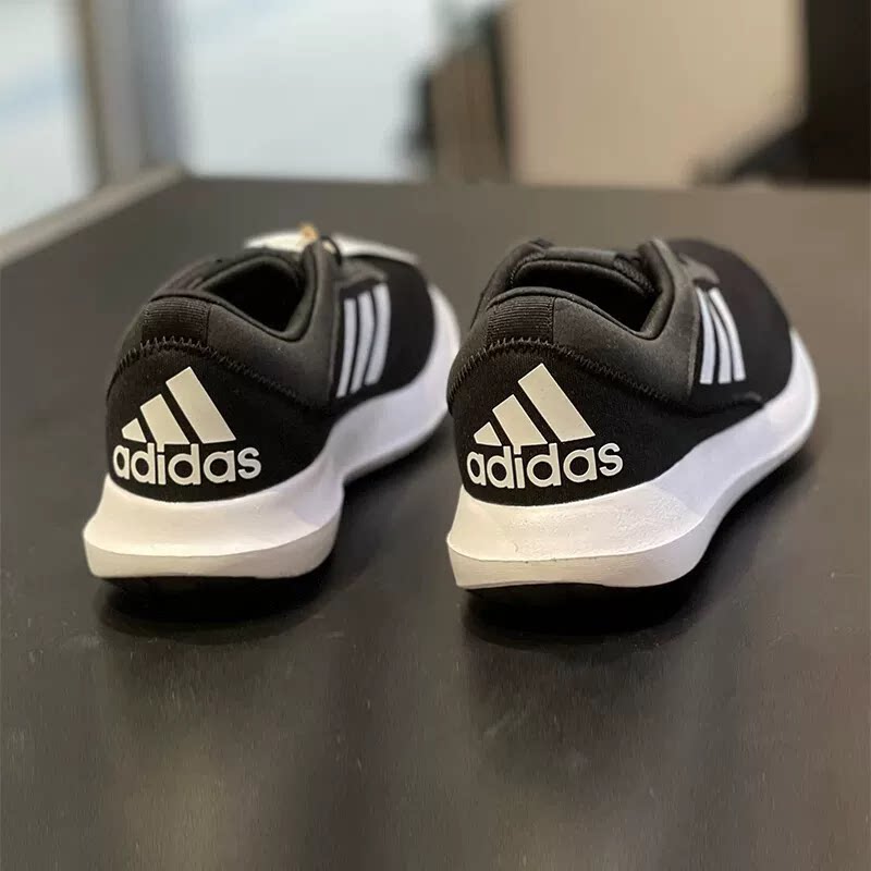 Оригинальные мужские дышащие легкие кроссовки для спорта и отдыха adidas CORERACER FX3581