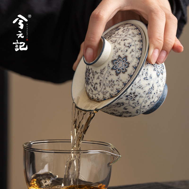 Позолоченная серебряная, синяя и белая чаша с покрытием Sancai, чайная чашка, цельная высококачественная чайная чаша с крышкой, чайный сервиз из трех предметов, новый стиль 2025 года