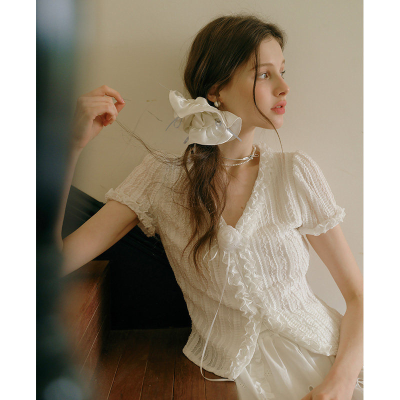 White sweet V-neck short-sleeved shirt with French ruffle trim, thin lace top, new summer style for women, pretty little blouse.