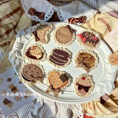 taobao agent 小熊幼稚园原创Lolita巧克力刺绣胸针发夹ap饼干配饰可爱百搭发饰