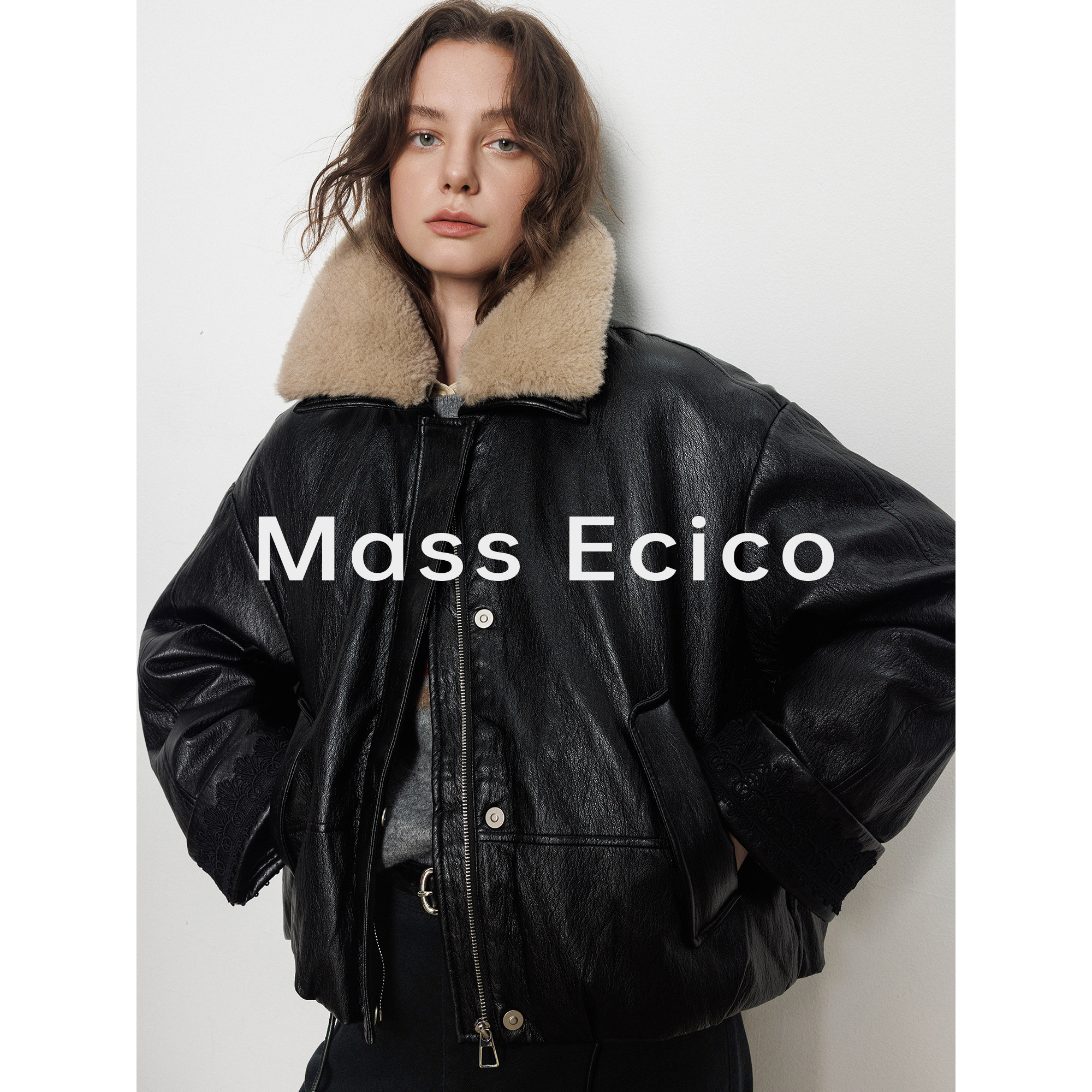 Женский короткий пуховик с отворотом из плюша Mass Ecico...