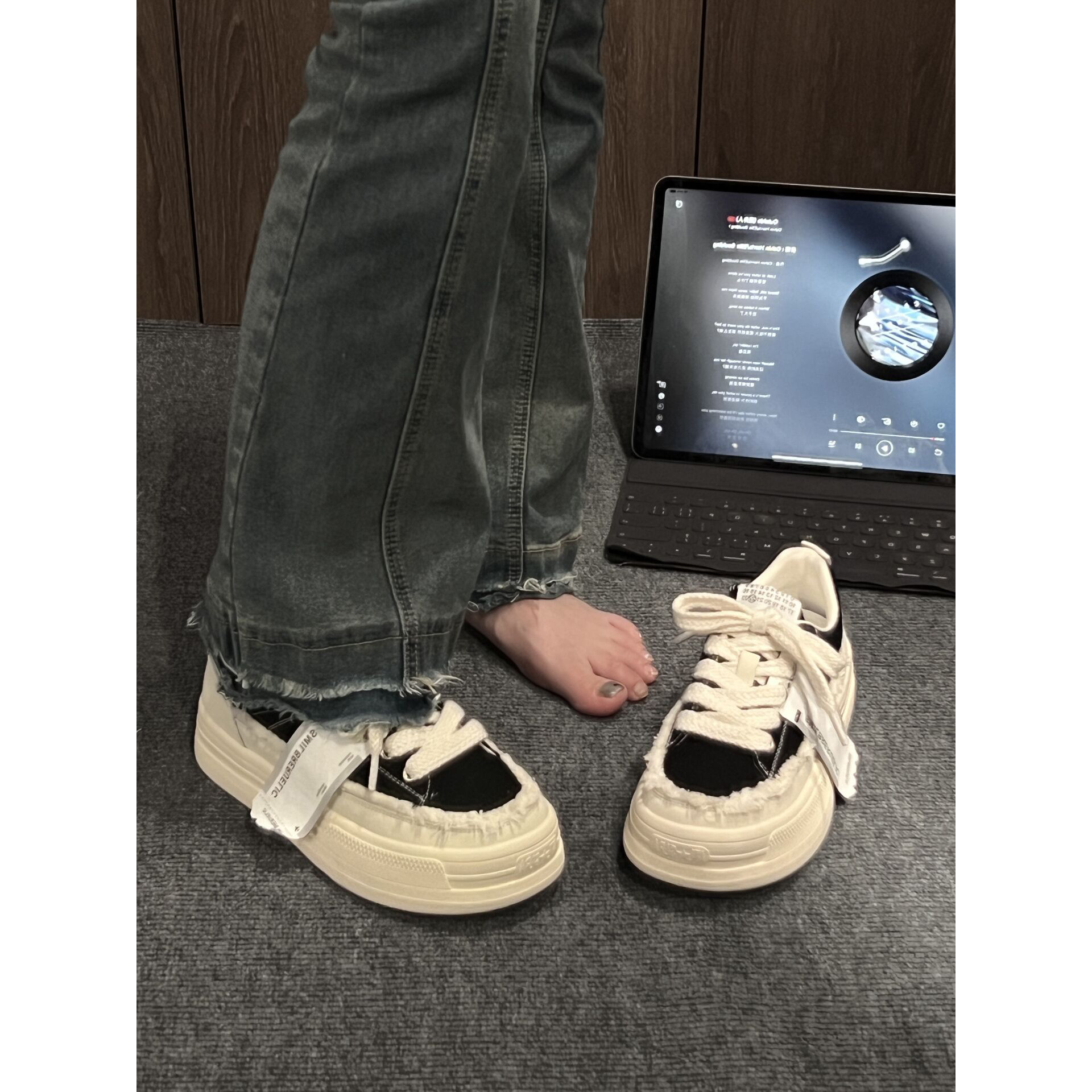 Версия из воловьей кожи!Белые туфли-маффины на толстой подошве; коллекция 2025 года; сезон весна-лето; новинка; универсальная повседневная парусиновая обувь с небольшим запахом; женская