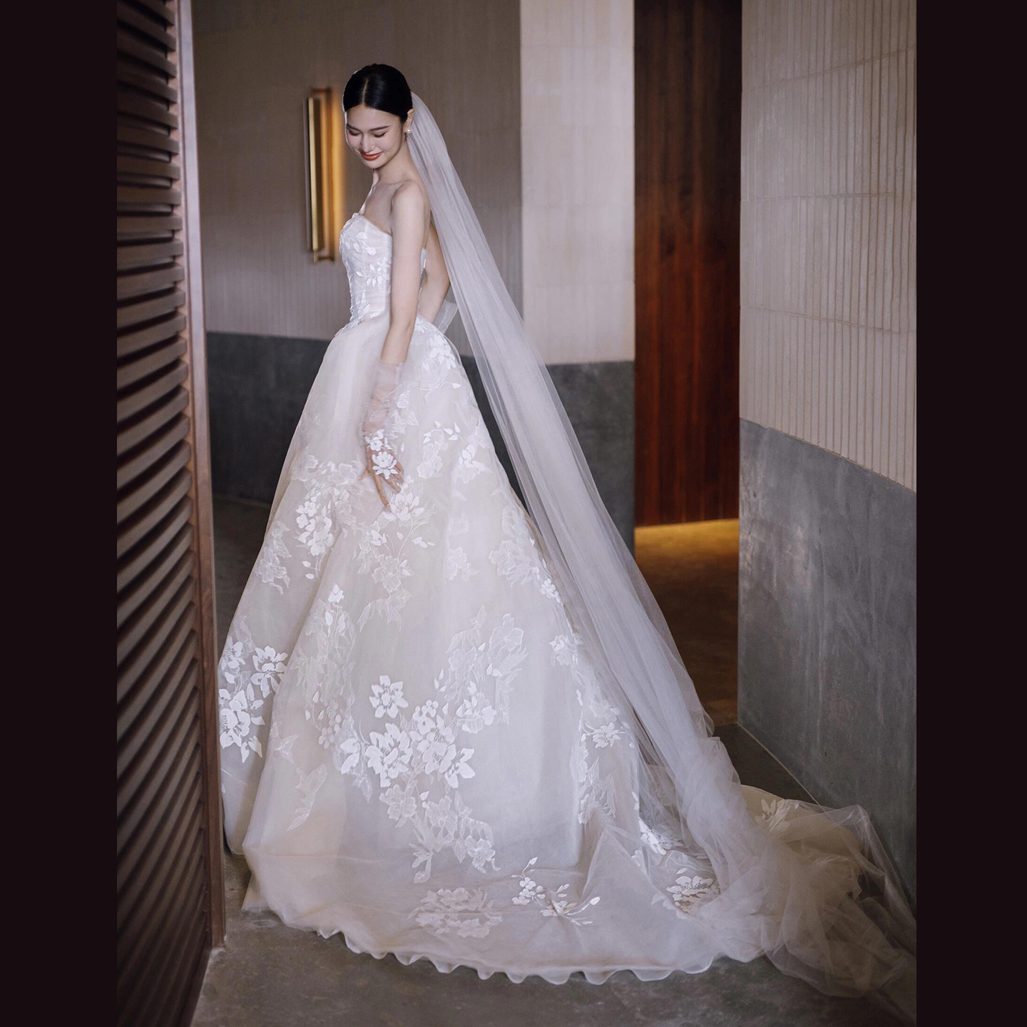 Французское кружевное легкое свадебное платье-топик 2026 new bride с небольшой текстурой высокого класса из основной пряжи forest go out
