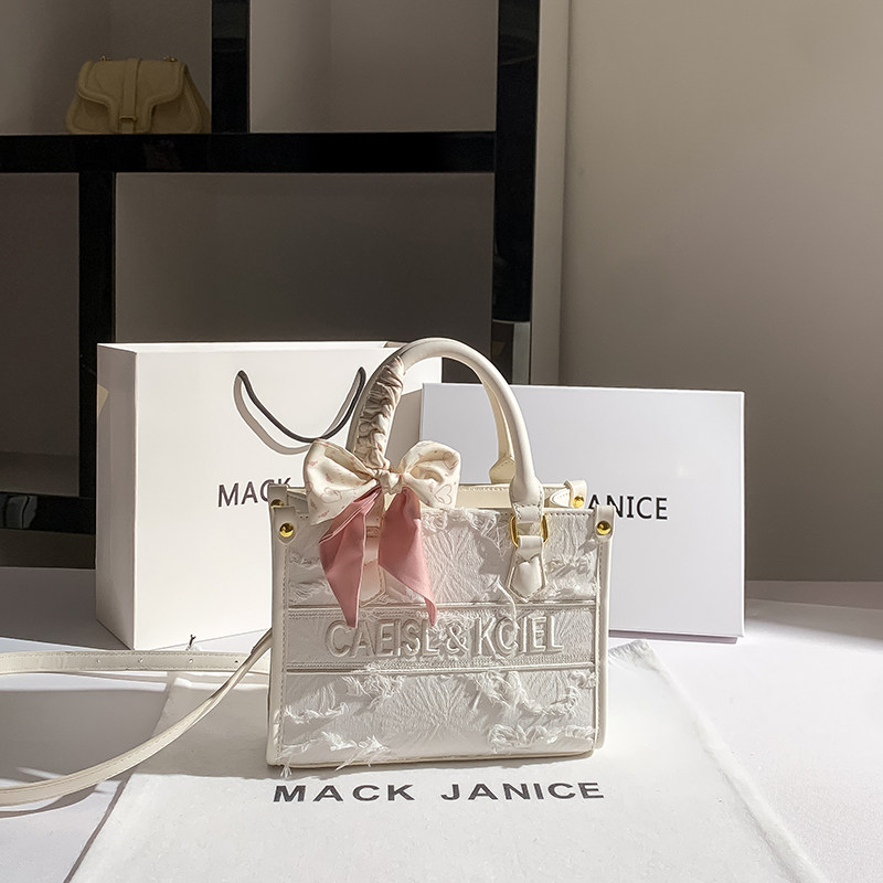 MackJanice sweet lady белая сумка принцессы с кисточками и снежинками, новинка весны и лета 2025, модная портативная сумка-мессенджер
