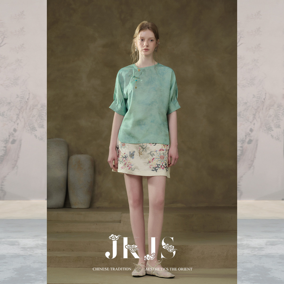 JKJS【Qinglan Dye】 Шелковая золотая кожаная жаккардовая рубашка с короткими рукавами, женская куртка 2026 года с дисковой пряжкой, новый топ в китайском стиле