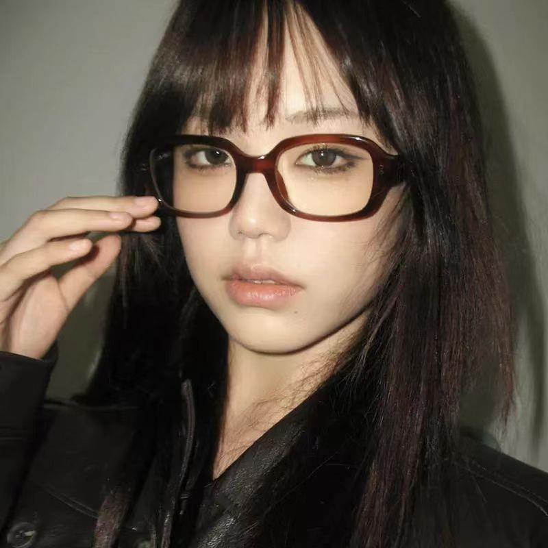 Retro American red leopard print square thick-rimmed glasses for women, prescription glasses available, blue light blocking, a niche product perfect for those who want a natural look.
