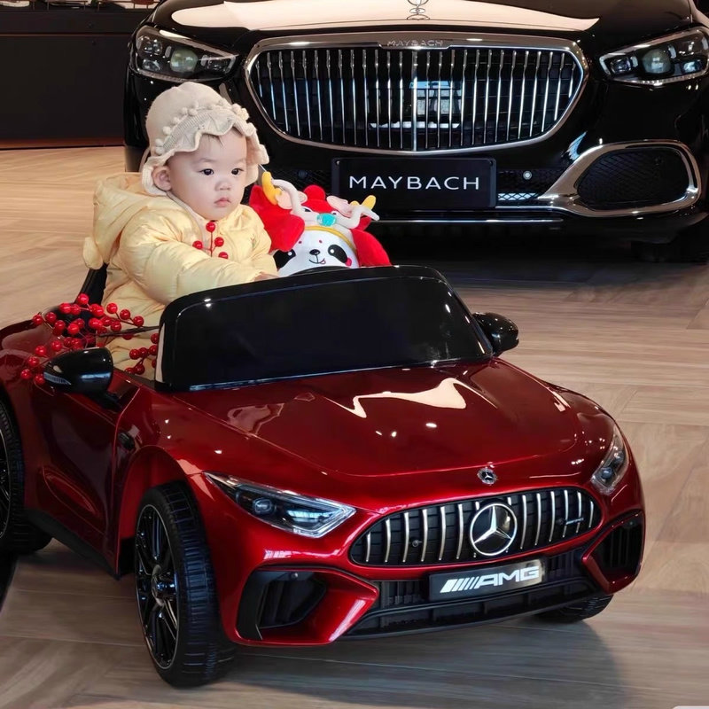 Новый детский электромобиль Mercedes-Benz AMG - четырехколесный игрушечный автомобиль с дистанционным управлением для мужчин и женщин, который может садиться на людей и детские спортивные автомобили