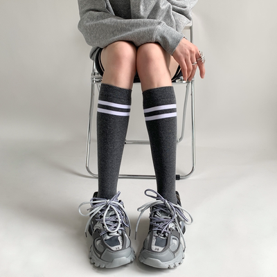 taobao agent 夜间教习室学院风小腿袜女春秋薄款灰色二杠半筒袜显瘦条纹jk袜子
