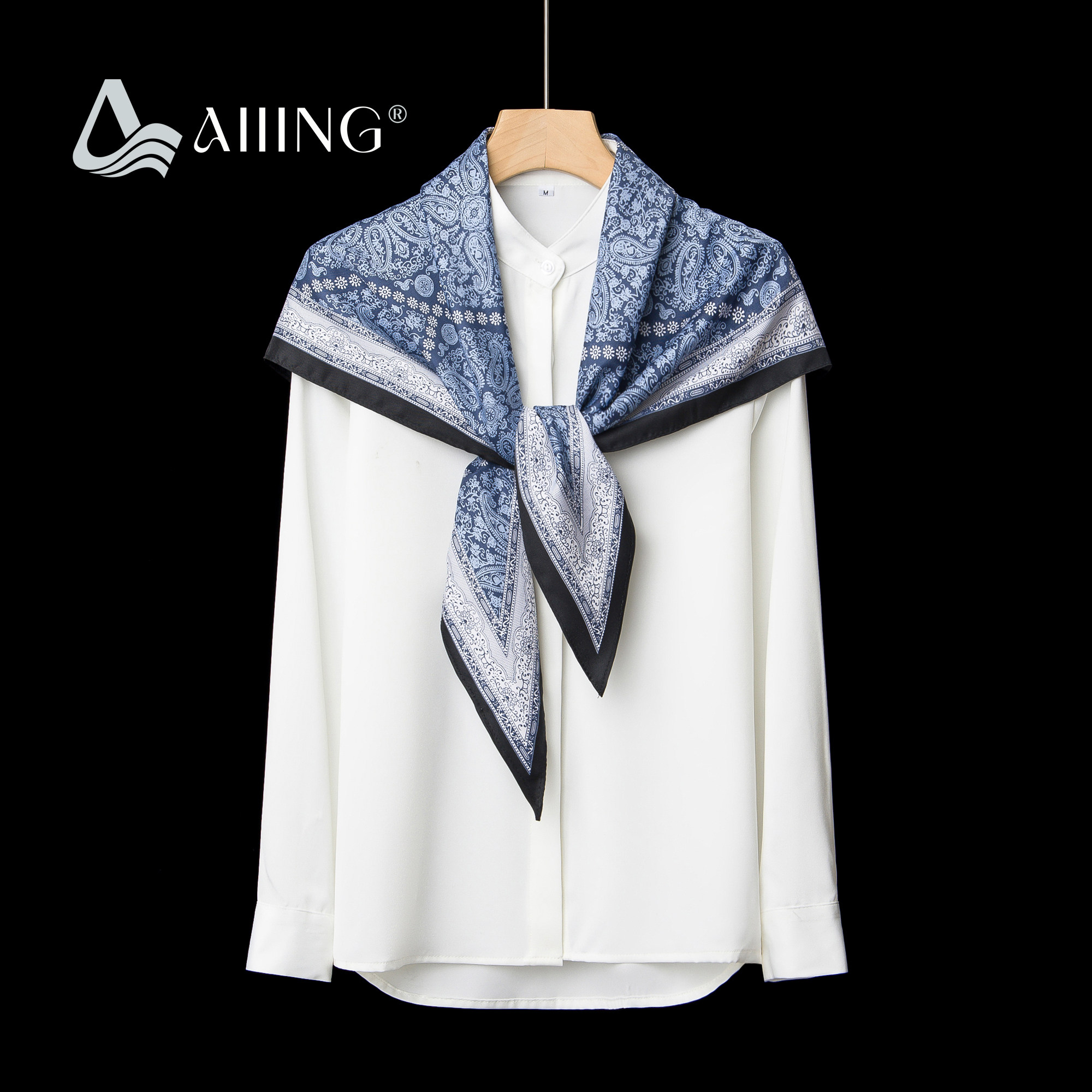Classic diamond-patterned triangular scarf, new fashionable design, blue and white color blocking pattern, high-end women's silk scarf, French retro style.
