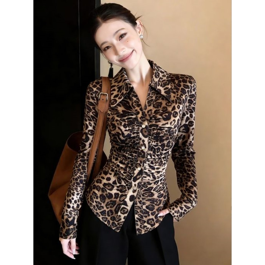 American-style leopard print long-sleeved polo collar shirt for women, new 2026 style, slimming and chic early spring top.