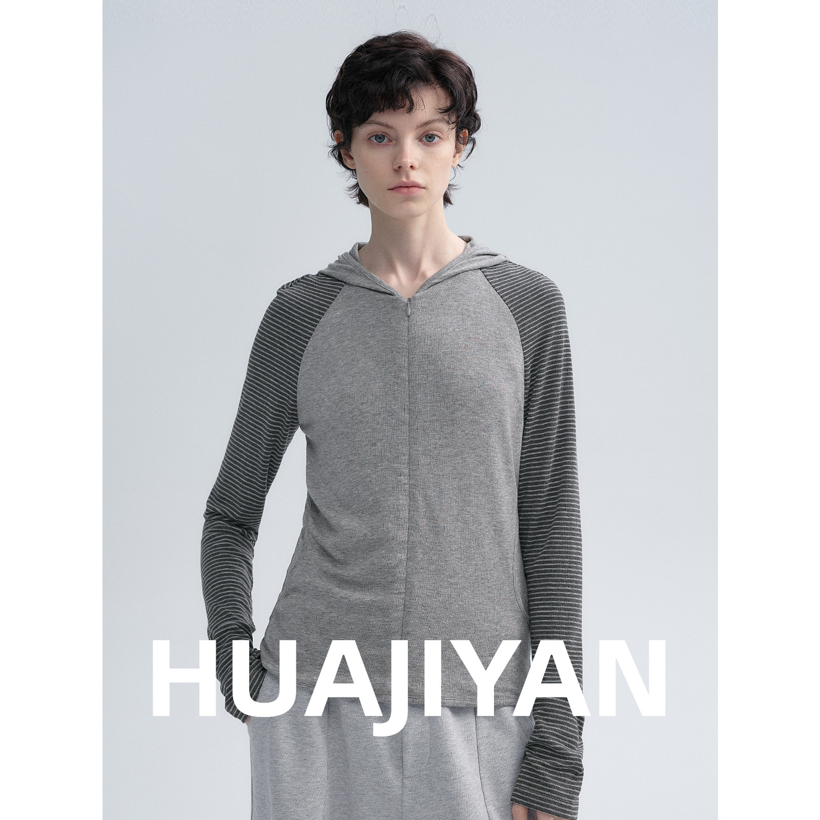 Hua Jiyan [Rum] Тонкий свитер из смеси тенсельной шерсти с капюшоном, женская блузка, куртка на раннюю осень