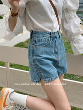 High waisted split denim shorts for women's 2024 summer new straight tube loose fit slimming design A-line hot pants