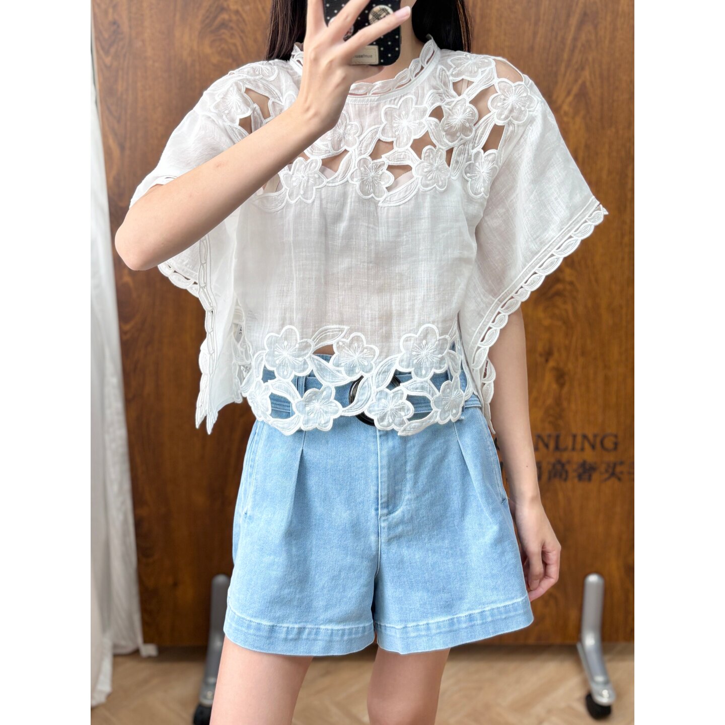 Versatile and youthful~ Ramie heavy-duty floral embroidered hollow lace batwing sleeve blouse, white loose-fitting cover-up top