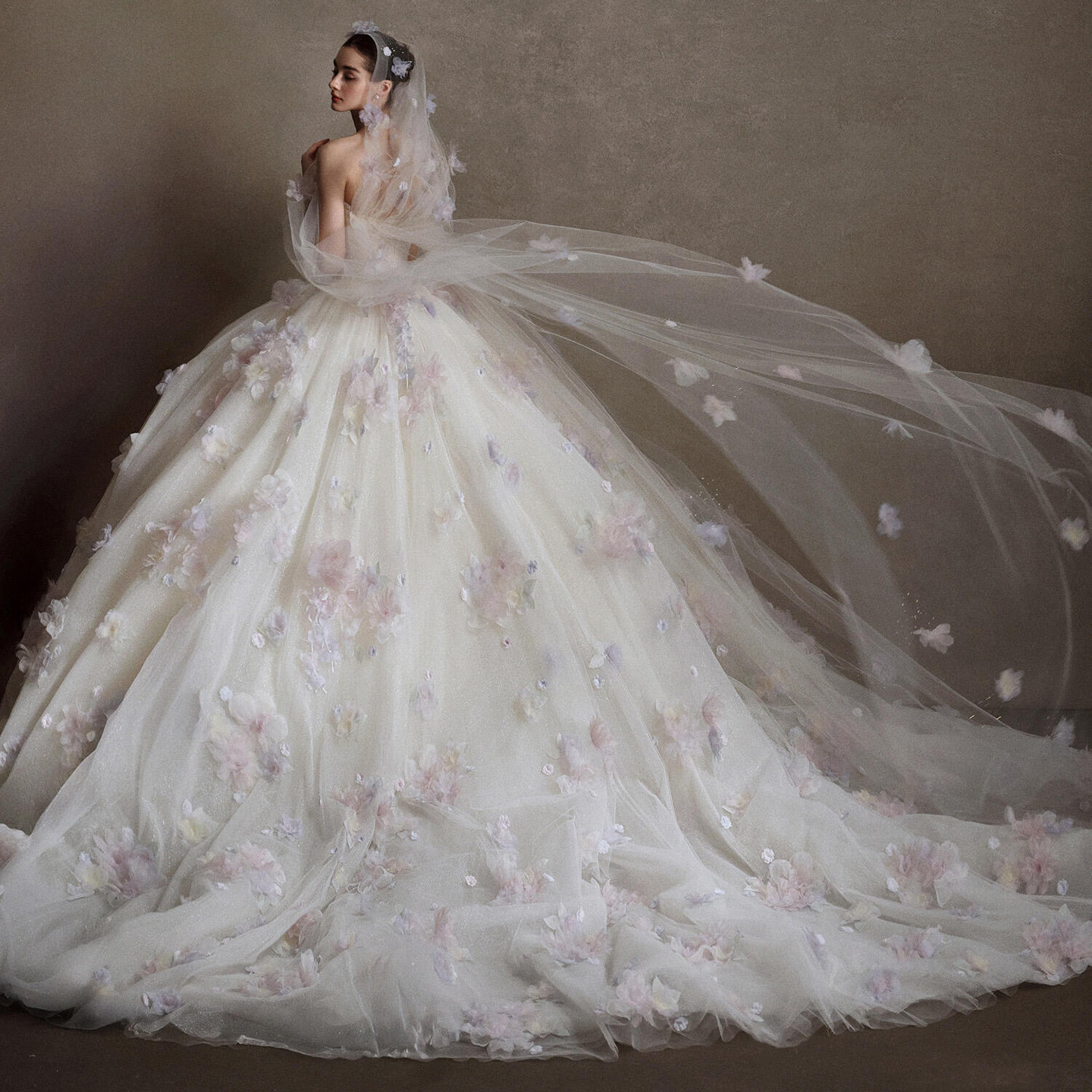 Легкое свадебное платье-топ bride 2026, новинка, французский цвет, основная пряжа, высококачественная текстура, лес, тяжелая промышленность, роскошный длинный хвост