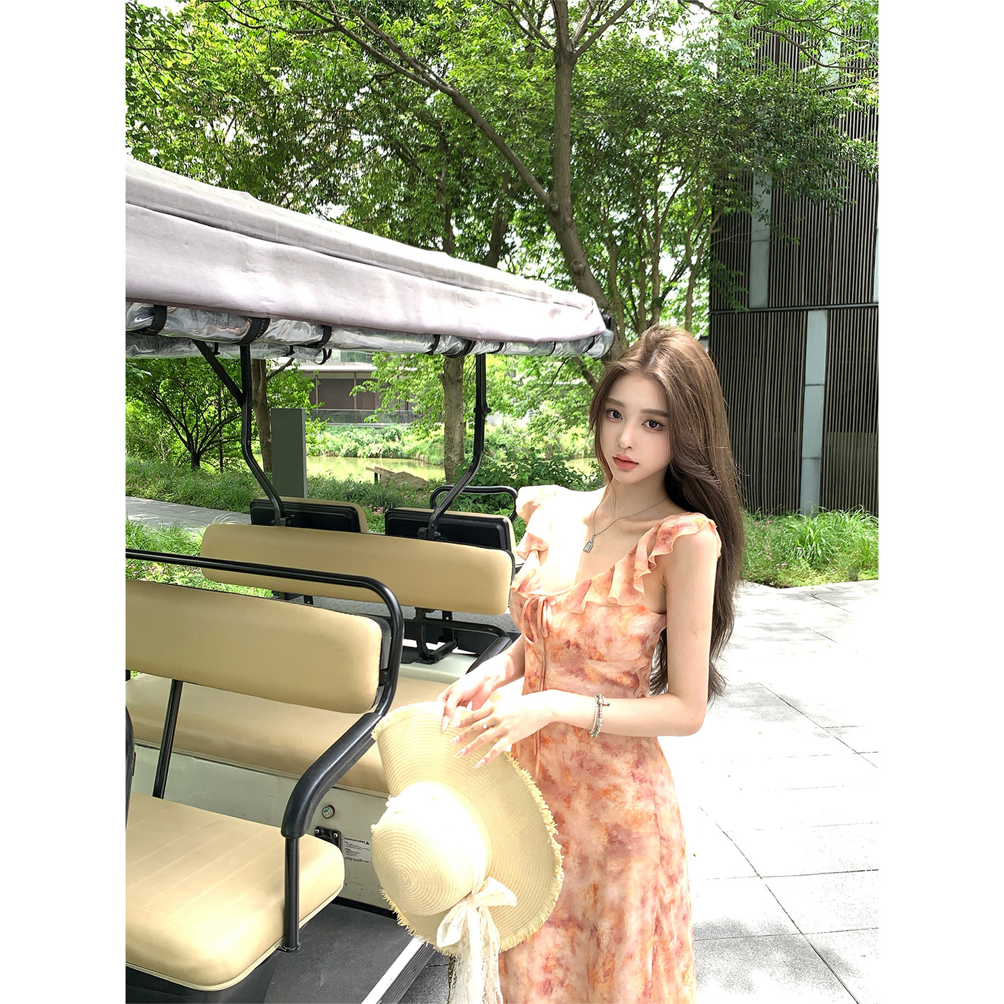 Is lychee sweet? Sweetie French-style ruffled floral dress, new summer style, pink sundress.
