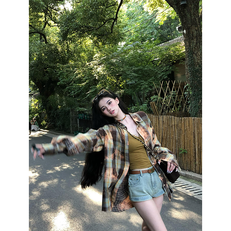 A cool and sexy retro wasteland style plaid shirt for women, autumn long-sleeved shirt, jacket, outerwear.
