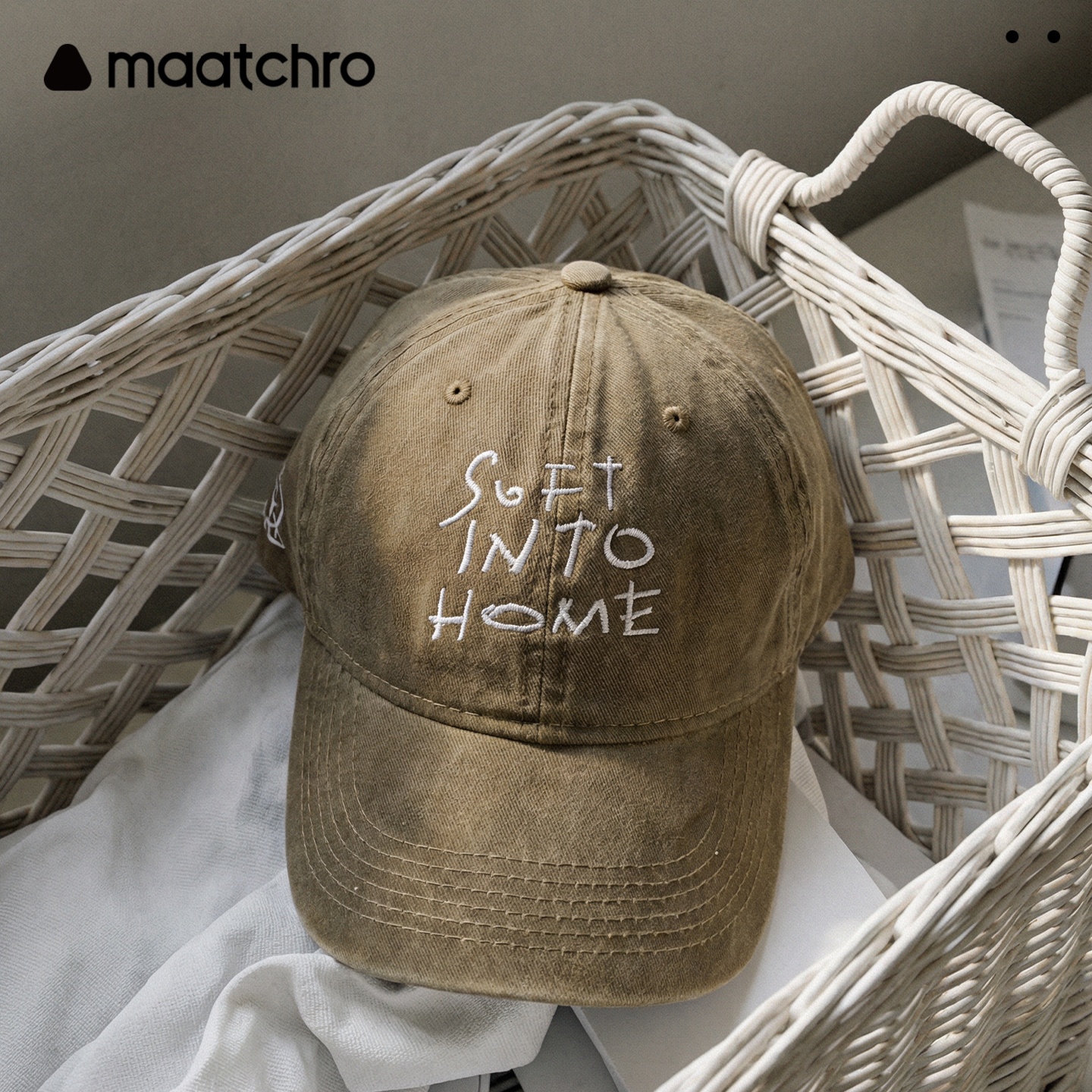MaatChro [в том же стиле, что и у Лу Юйсяо] бейсболка с мягким верхом Aura Puppy cap, вышитая корейскими буквами.