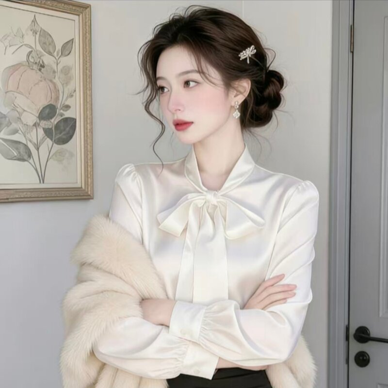 French-style high-end satin shirt for women, new autumn/winter 2026 design, fashionable and unique, absolutely stunning top.