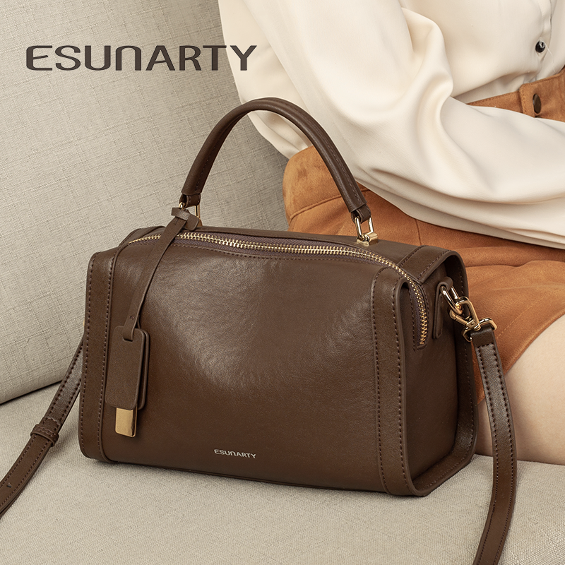 Кожаная подушка Boston bag женская новинка 2025 года, нишевая женская сумка высокого класса для пригородных поездок, сумка-мессенджер