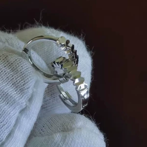 Платиновые маленькие серьги, платина 950 пробы, 8mm, подарок на день рождения, (в наличии на складе)
