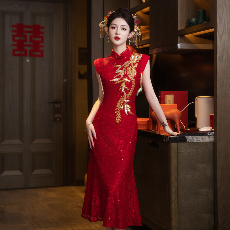 Красный рыбий хвост cheongsam 2025, новый стиль, новое китайское платье для помолвки невесты, свадебное платье для тостов, маленькое платье с задней дверью