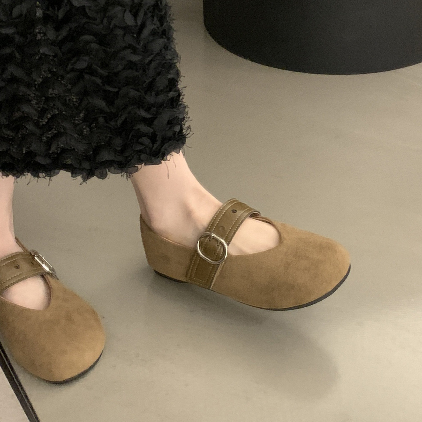 Женские босоножки Birkenstocks на плоской подошве; новинка 2026 года; сезон весна-лето; тонкие туфли в популярном стиле Mary Jane; женская обувь в стиле ретро; обувь в горошек для бабушки